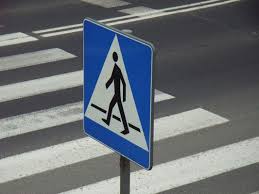 na zdjęciu widoczne przejście oznakowane przejście dla pieszych