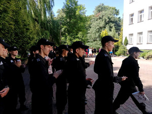 uczniowie klasy policyjnej w Bujnach