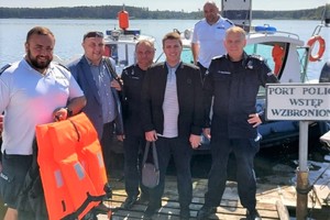 Wizyta gruzińskiego delegata, spotkanie z policjantami z komisariatu wodnego.