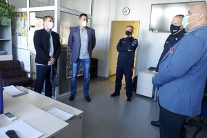 Wizyta gruzińskiego delegata, spotkanie z dyżurnymi komendy w Piotrkowie Trybunalskim.