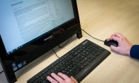 na zdjęciu widoczny laptop