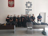 uczennice podczas wizyty w piotrkowskiej jednostce