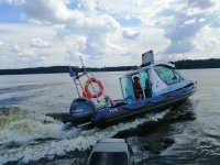 policyjna łódź motorowa