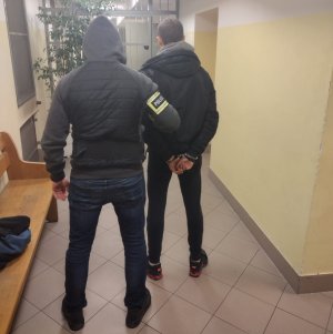 zatrzymany 18-latek  z policjantem