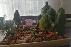 wyróżniona praca w konkursie plastycznym, ,, Wiem, co zrobić&quot;