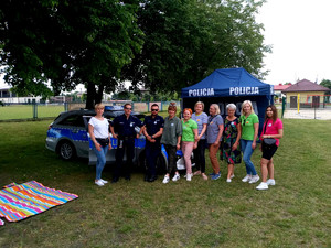 Policjanci podczas pikniku.