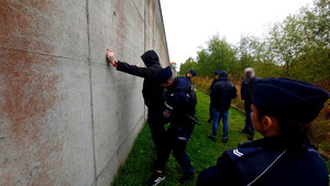 Policjanci podczas ćwiczeń w Areszcie Śledczym.