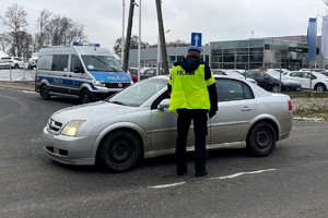 Policjanci podczas działań trzeźwy poranek.