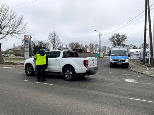 Policjanci podczas działań trzeźwy poranek.