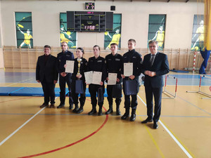 Uczniowie podczas eliminacji konkursu o Puchar Komendanta Wojewódzkiego Policji w Łodzi.