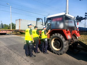 Policjanci z funkcjonariuszami SOK podczas wspólnych działań.