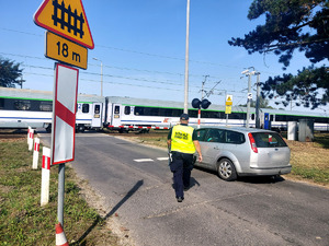 Policjanci z funkcjonariuszami SOK podczas wspólnych działań.