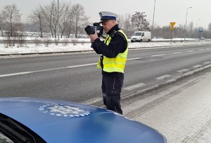 Policjanci podczas działań Zwolnij! Jak kocha to poczeka.