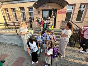 Policjanci podczas działań Bezpieczna droga do szkoły.