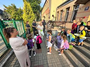 Policjanci podczas działań Bezpieczna droga do szkoły.