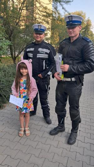 Policjanci podczas działań Bezpieczna droga do szkoły.