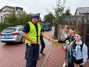 Policjanci podczas działań Bezpieczna droga do szkoły.