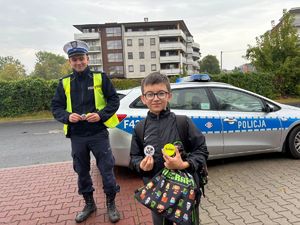 Policjanci podczas działań Bezpieczna droga do szkoły.