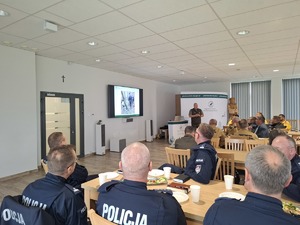 Policjanci podczas spotkania.