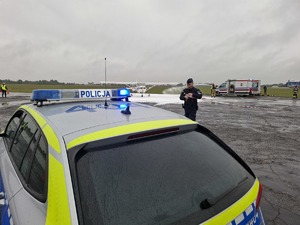 Policjanci podczas ćwiczeń.