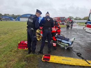 Policjanci podczas ćwiczeń.