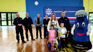 Zaproszeni goście wręczający nagrody podczas eliminacji powiatowych.