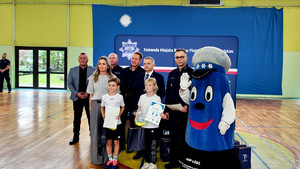 Zaproszeni goście wręczający nagrody podczas eliminacji powiatowych.