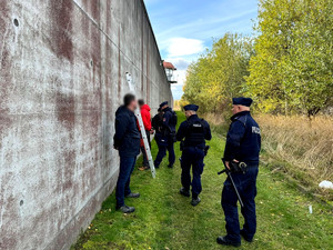 Policjanci podczas ćwiczeń w Areszcie Śledczym.