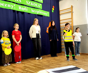 Uczniowie podczas podsumowania akcji.