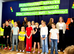 Uczniowie podczas podsumowania akcji.