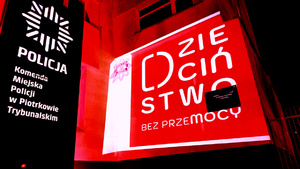 Budynek komendy podświetlony na czerwono.