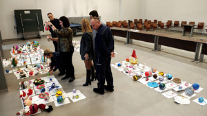 Jury podczas wyboru najlepszych prac.