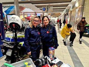 Policjanci podczas finału Wielkiej Orkiestry Świątecznej Pomocy.