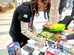 Policjanci podczas finału Wielkiej Orkiestry Świątecznej Pomocy.