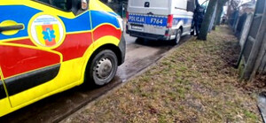 Radiowóz i karetka.