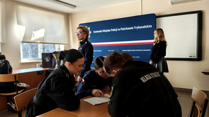 Uczestnicy podczas testu wiedzy.