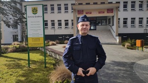 Dzielnicowy aspirant sztabowy Hubert Michalak.