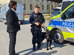 Prezydent, przewodnik wraz z psem.