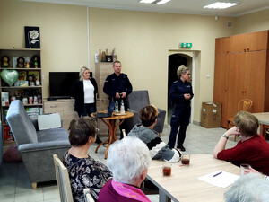 Policjanci podczas prelekcji.