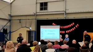 Policjanci podczas prelekcji.