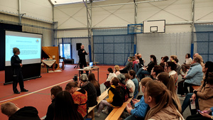 Policjanci podczas prelekcji.