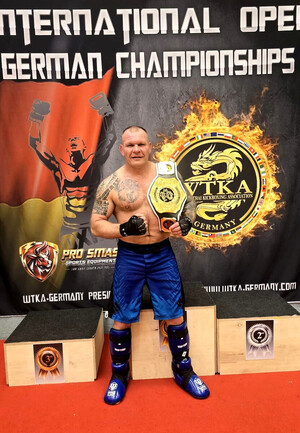 Wyróżniony policjant.