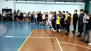 Zawodnicy podczas rozpoczęcia turnieju.