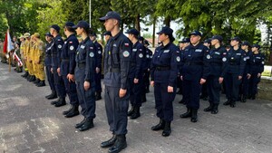 Kadeci i zaproszeni goście podczas uroczystości.