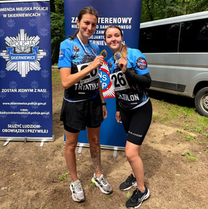 Policjantki podczas triathlonu.