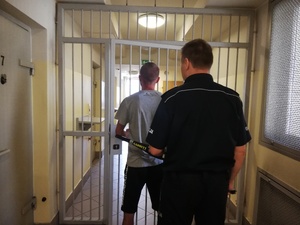 kontrola podejrzanego przed osadzeniem w areszcie