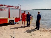 Policjanci podczas działań na Zalewie w Cieszanowicach